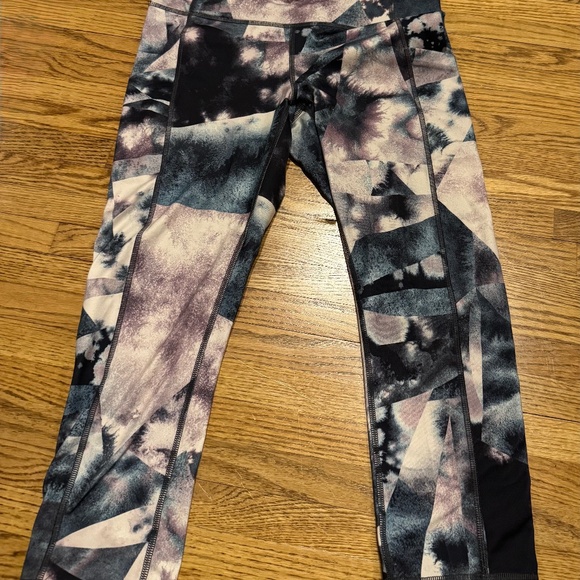 lucy Studio High Rise Hatha Capri Leggings - Picture 1 of 4